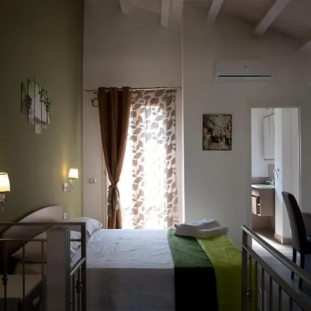 Isola Bella Hotel *
